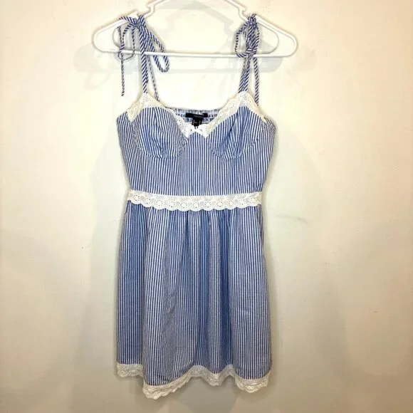Forever 21 Mini Dress Sz M Coquette Y2K Milkmaid Lace Cottagecore Seersucker - Picture 1 of 10